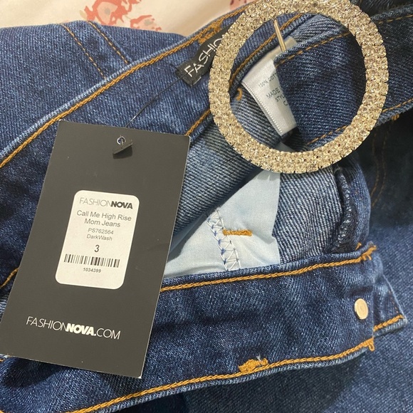 FASHIONOVA HIGH RISE MOM JEANS - Picture 5 of 8